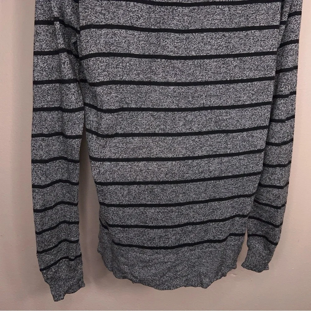 Large Mossimo Grey Black Striped Long Sleeve Sweater Vneck Knit Womens Academia